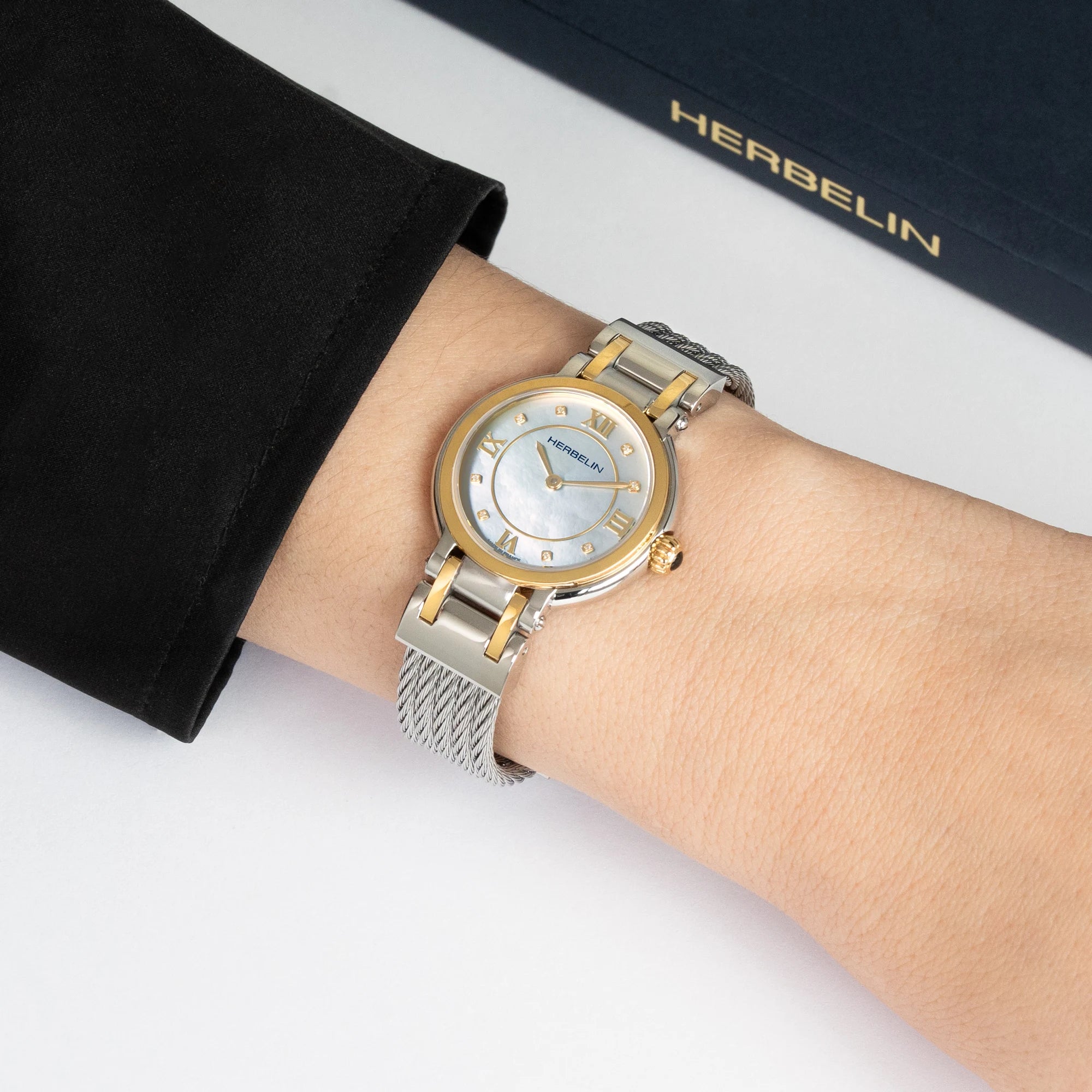 herbelin-galet-montre-quartz-femme-bicolore-nacre-zircons image 2
