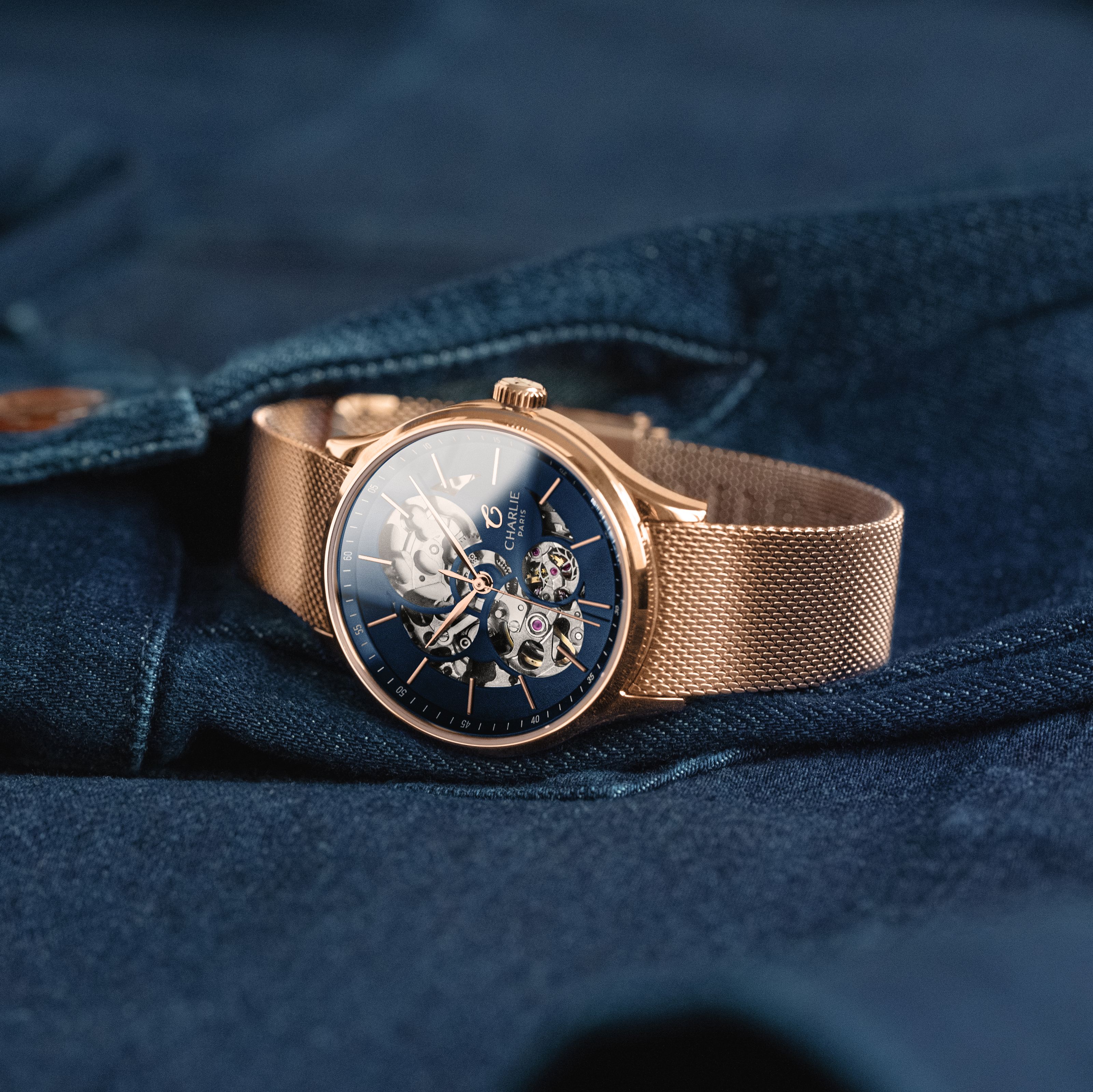 charlie-paris-initial-36-montre-automatique-femme-ajour-e-dor-rose-et-bleu-36-mm image 2