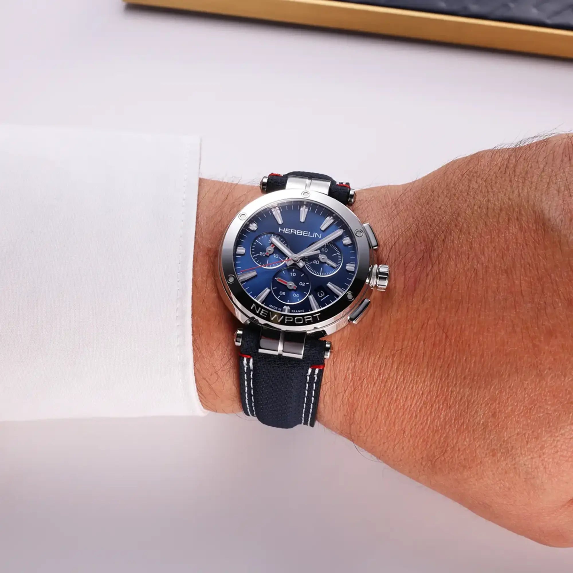 herbelin-newport-chronographe-quartz-textile-bleu-homme image 2