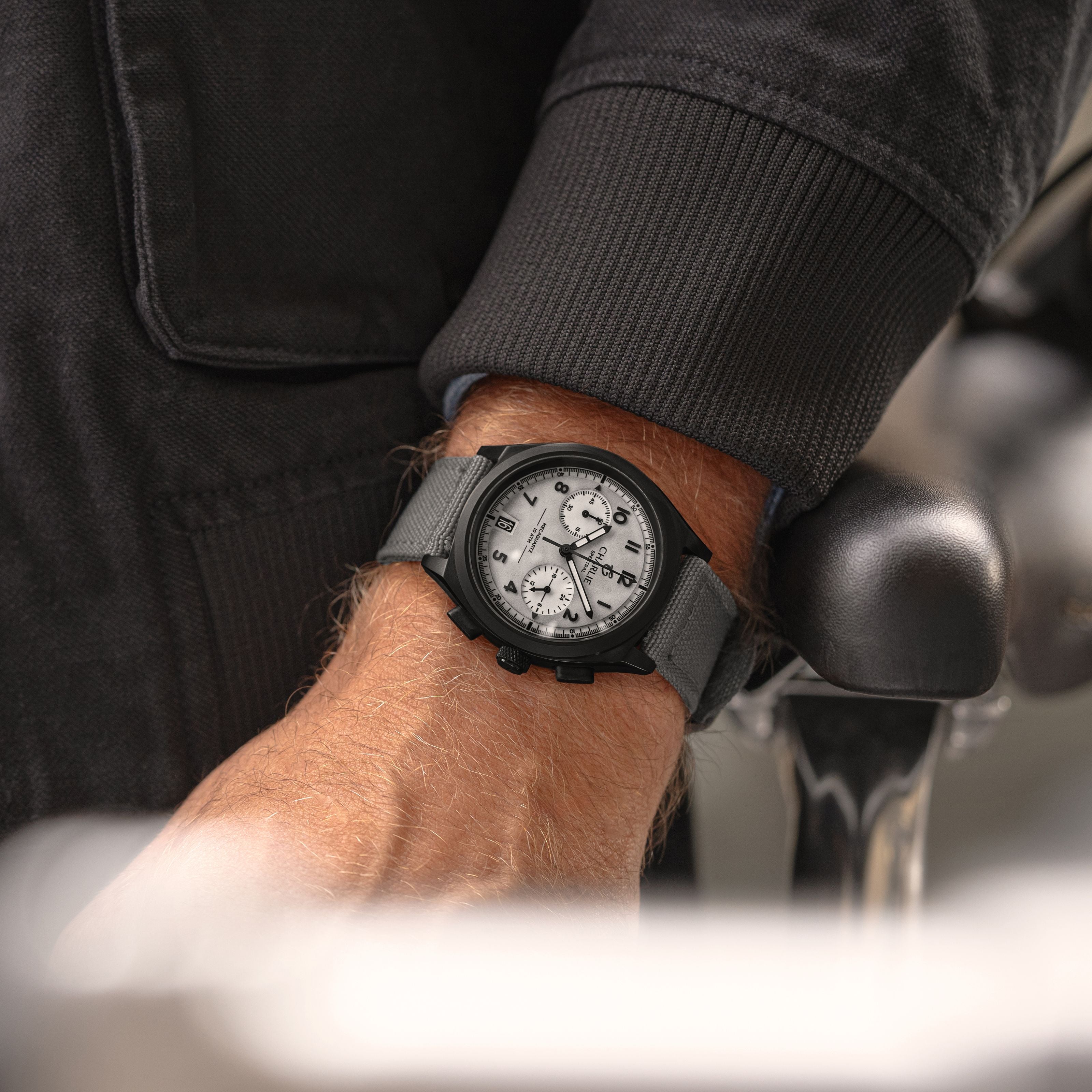 charlie-paris-grx-chronographe-spectral-montre-homme-39mm-pvd-noir-cadran-full-l image 2