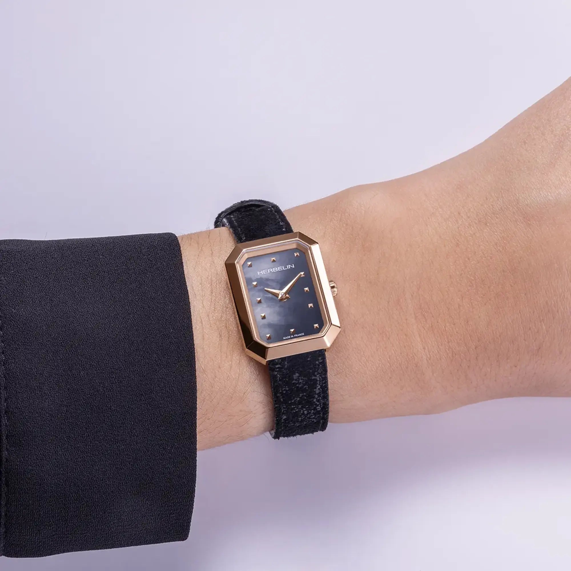 herbelin-octog-ne-quartz-montre-femme-nacre-noire-cuir-pvd-or-rose image 2