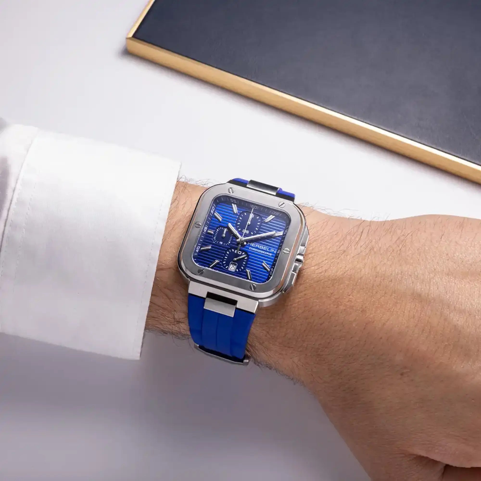 herbelin-cap-camarat-square-chronographe-bleu-fkm-bleu-homme image 2