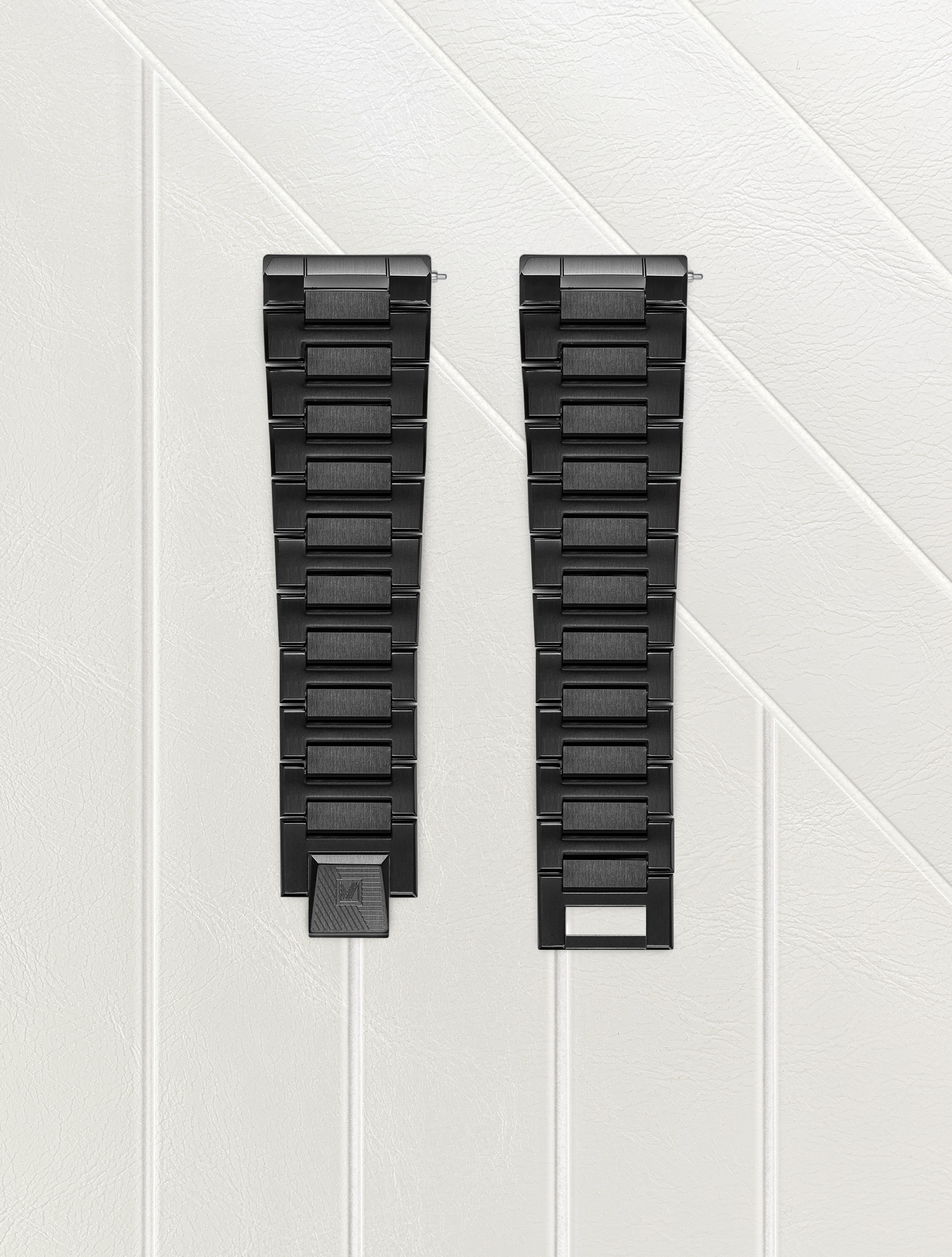march-la-b-bracelet-signature-dlc-noir-22-mm-acier-interchangeable image 1