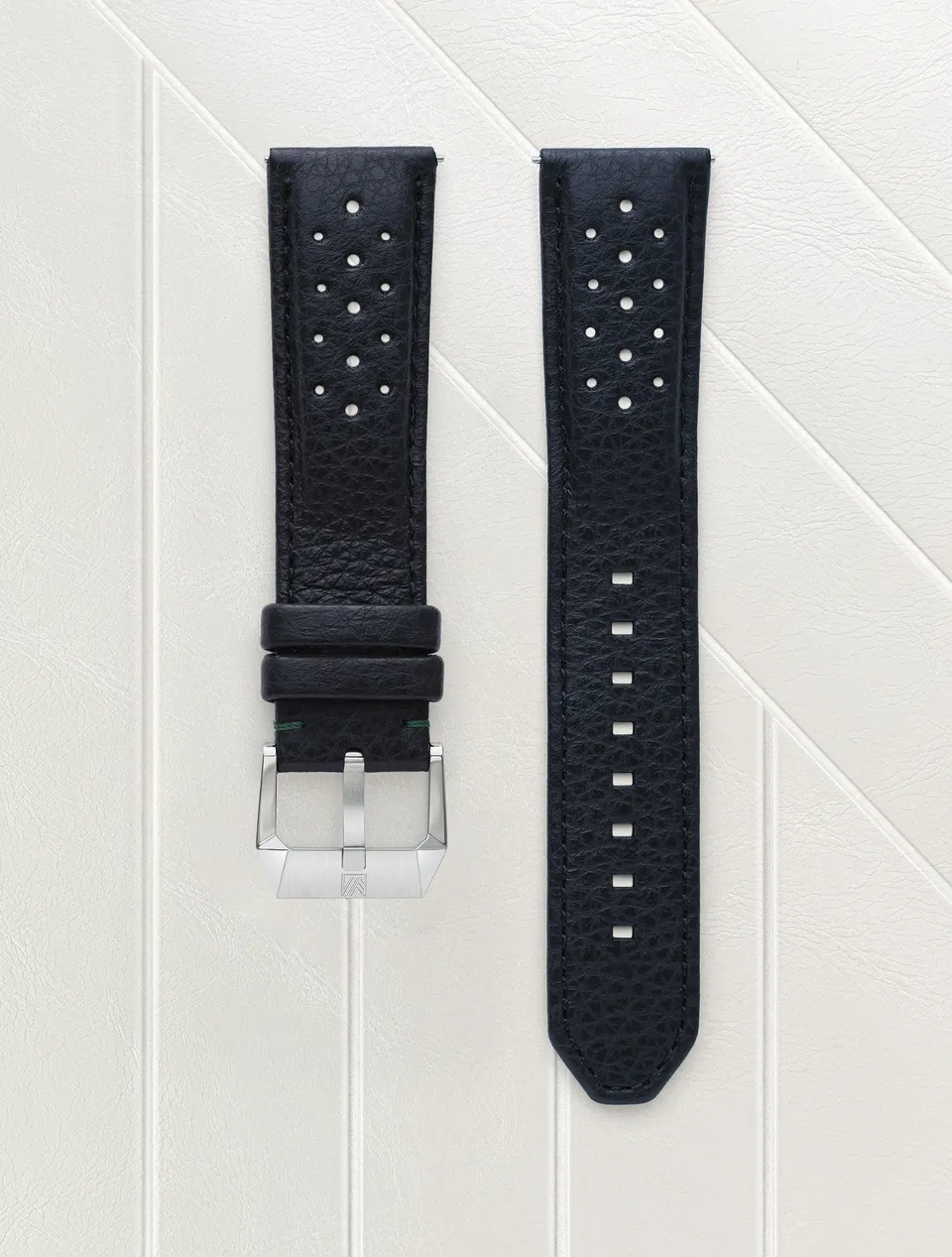 march-la-b-bracelet-buffle-perfor-noir-22mm image 1